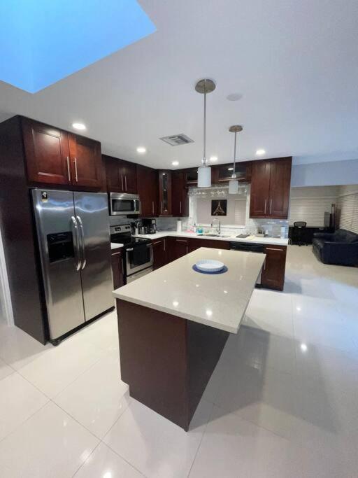 Modern Miami Oversized 3 Bedroom In Central Location Extérieur photo